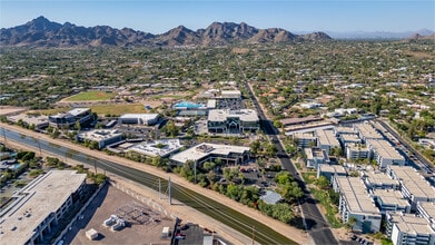 5050 N 40th St, Phoenix, AZ à louer Photo intérieure– Image 2 sur 3