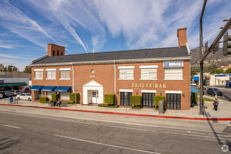 501 W Glenoaks Ave, Glendale, CA à louer - Photo de l’immeuble – Image 2 sur 10