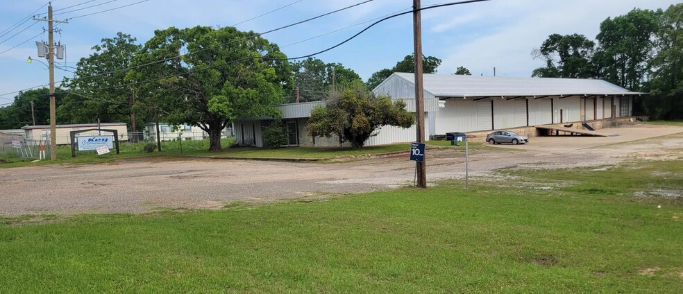 2820 E Marshall Ave, Longview, TX à louer - Photo de l’immeuble – Image 3 sur 11