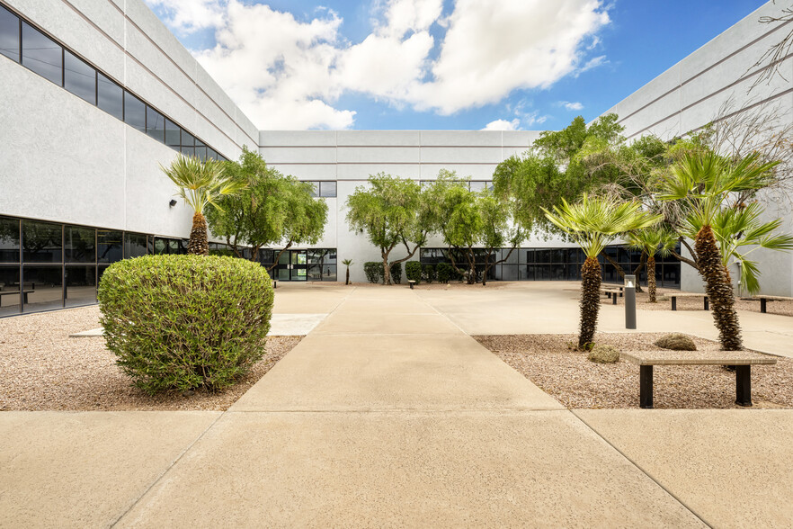 3380 S Price Rd, Chandler, AZ à louer - Photo de l’immeuble – Image 3 sur 22