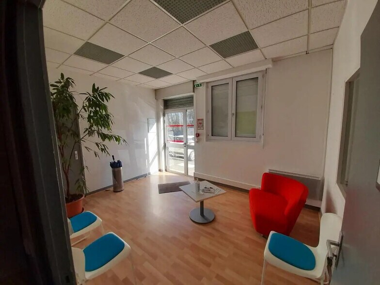 Bureau dans Avrillé à louer - Photo de l’immeuble – Image 1 sur 5