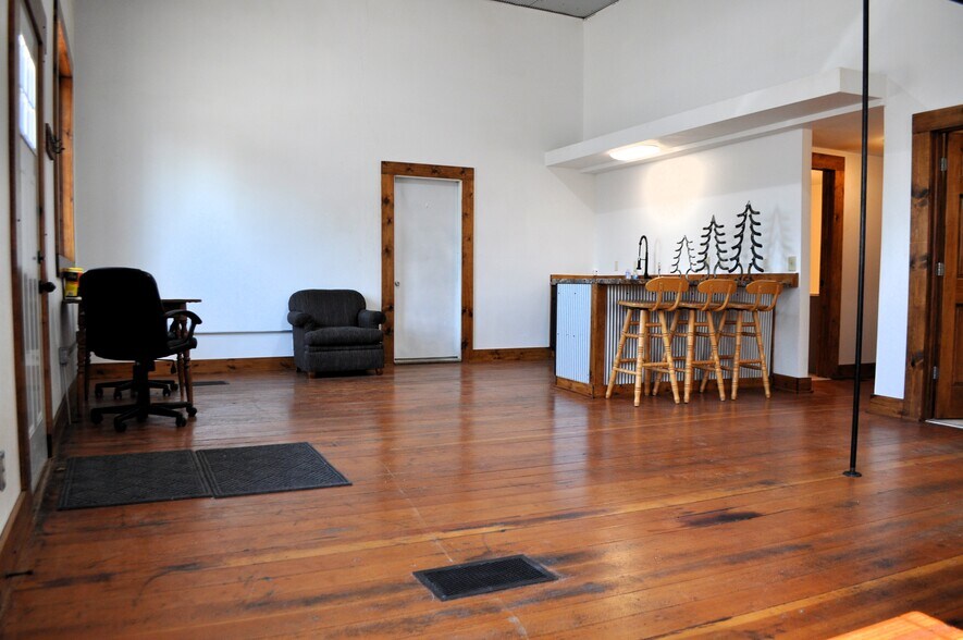 910 Main Ave, Washburn, ND à vendre - Photo de l’immeuble – Image 3 sur 20