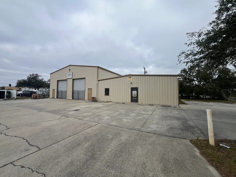 1734 5th St, Bradenton, FL à louer - Photo de l’immeuble – Image 1 sur 11