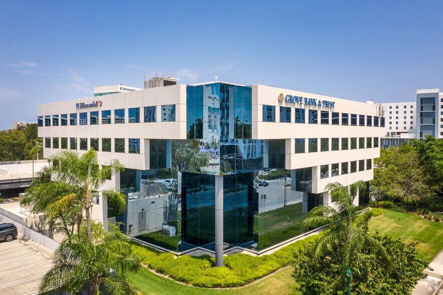 20801 Biscayne Blvd, Aventura, FL à louer - Photo principale – Image 1 sur 22