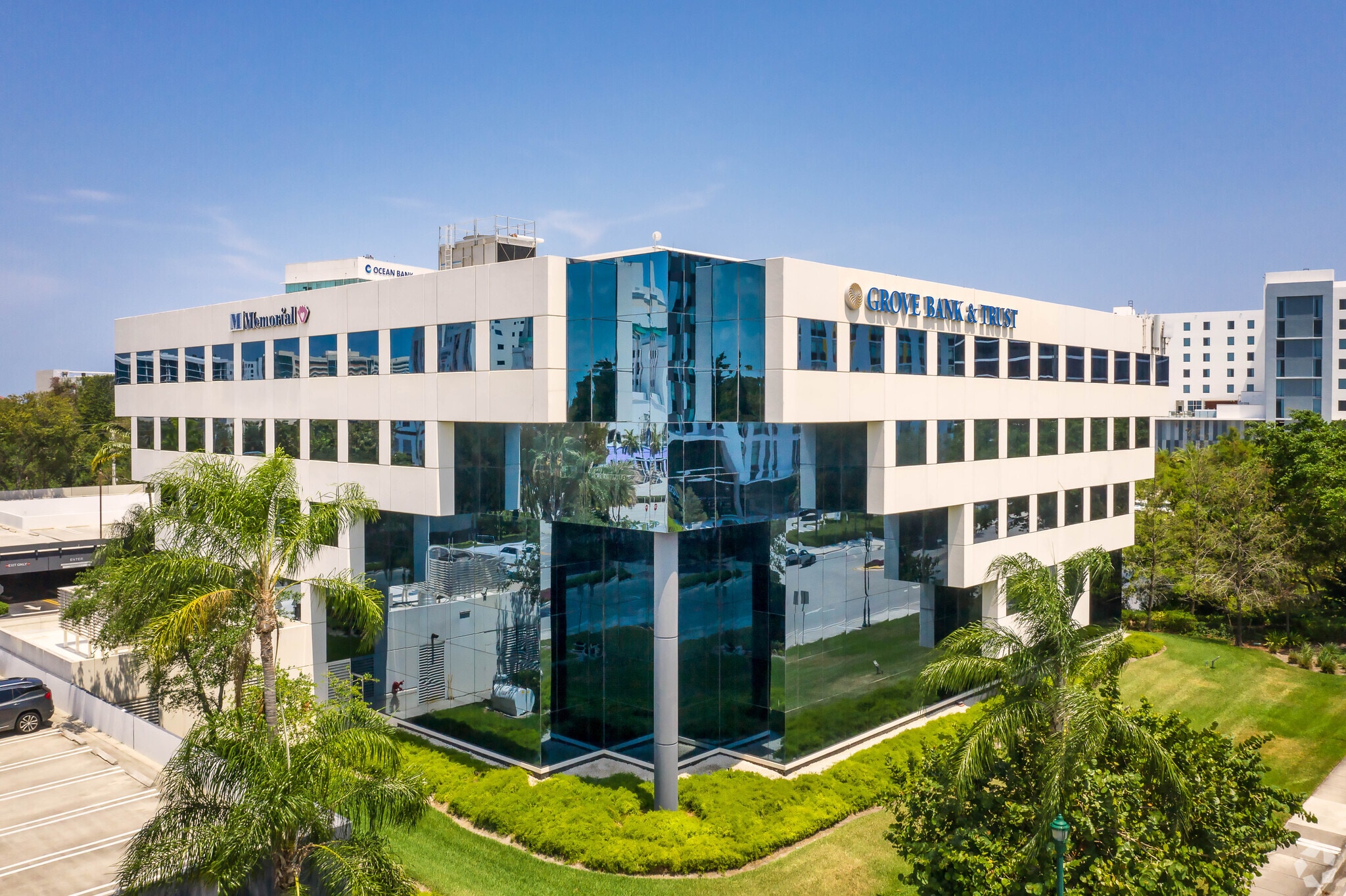 20801 Biscayne Blvd, Aventura, FL à louer Photo de l’immeuble– Image 1 sur 7