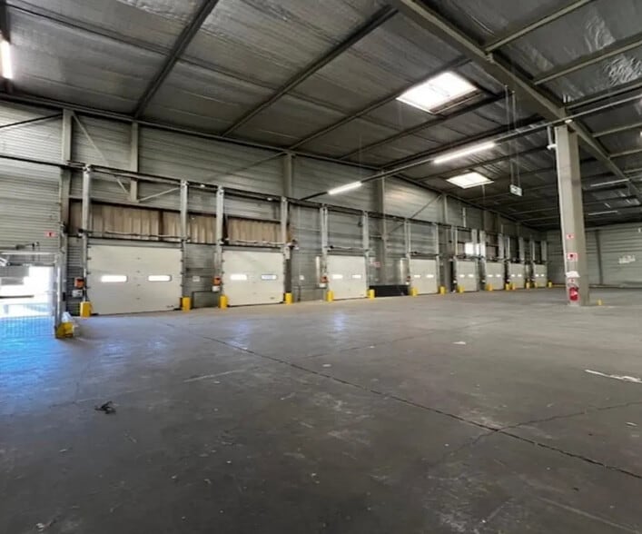 Industriel/Logistique dans Gignac-la-Nerthe à louer - Photo de l’immeuble – Image 1 sur 10