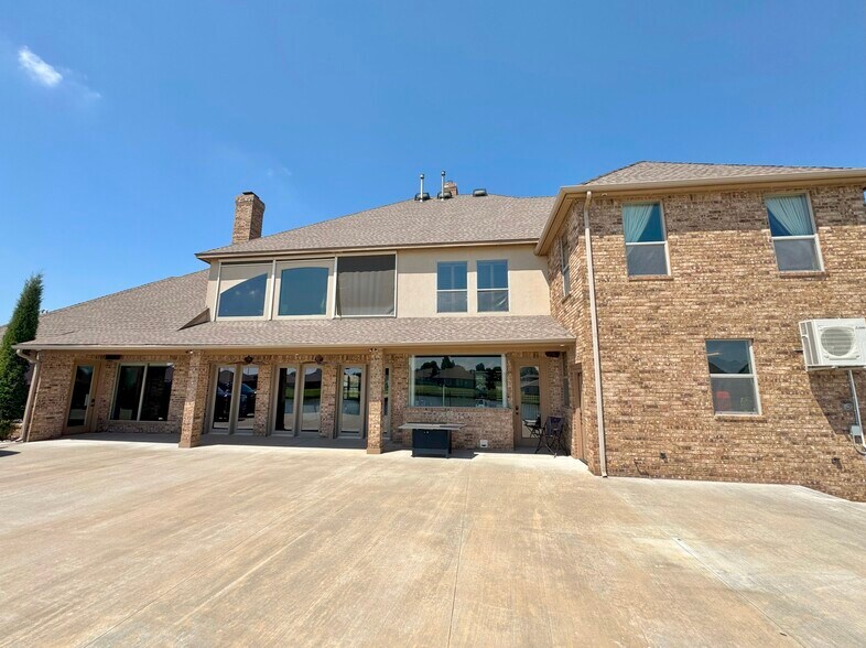 9600 S May Ave, Oklahoma City, OK à vendre - Photo de l’immeuble – Image 3 sur 12