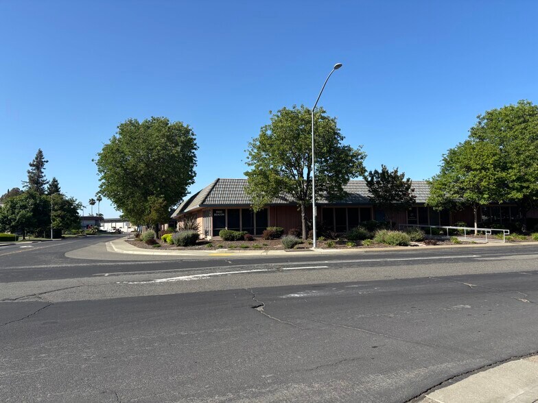 1250 Harbor Blvd, West Sacramento, CA à louer - Photo de l’immeuble – Image 3 sur 6