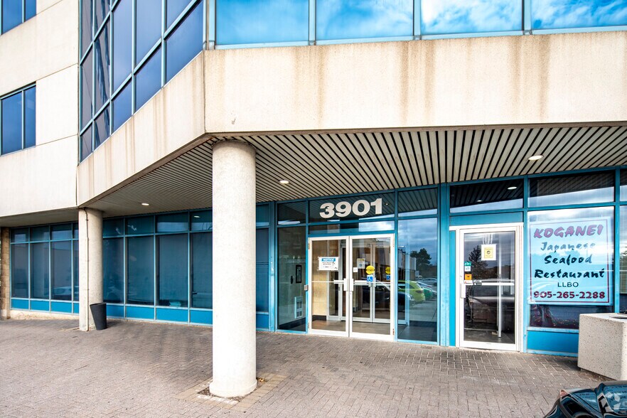 3901 Hwy-7, Vaughan, ON à louer - Photo de l’immeuble – Image 3 sur 6