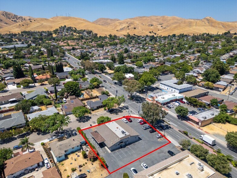 4015 Railroad Ave, Pittsburg, CA à vendre - Photo de l’immeuble – Image 3 sur 35