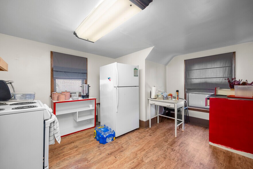 18 E Main St, Seville, OH à vendre - Photo de l’immeuble – Image 3 sur 24