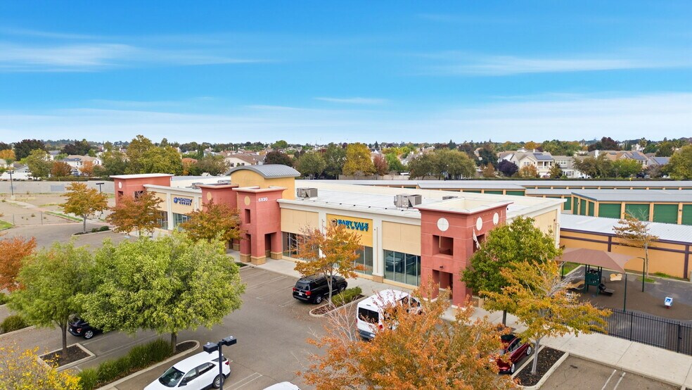 6830 Lone Tree Way, Brentwood, CA à vendre - Photo de l’immeuble – Image 2 sur 15