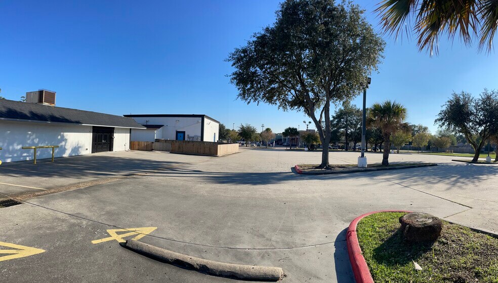 23233 Aldine Westfield Rd, Spring, TX à louer - Photo de l’immeuble – Image 3 sur 16