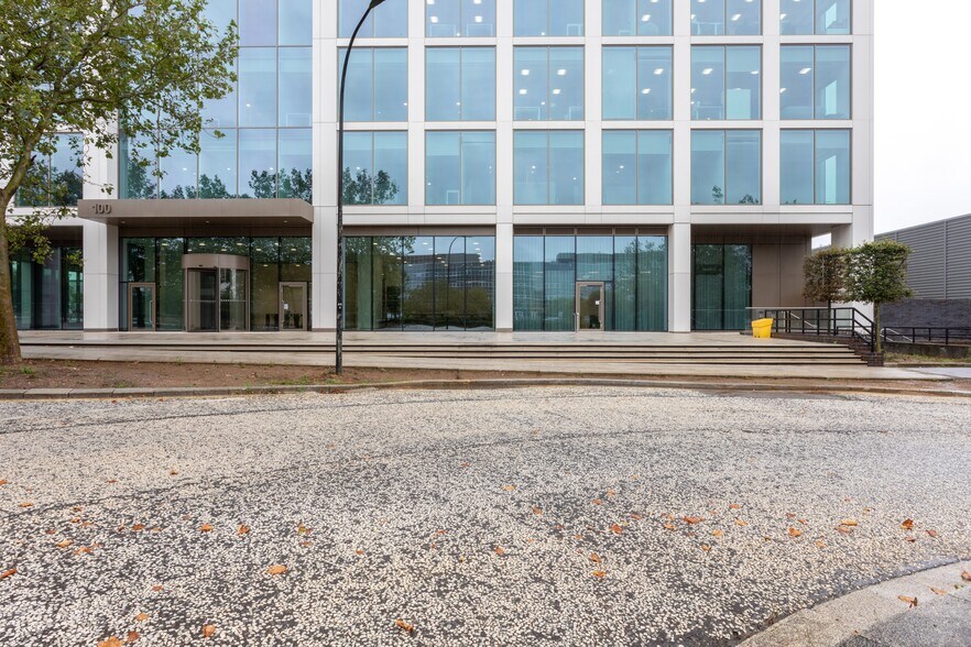 100 Avebury Blvd, Milton Keynes à louer - Photo intérieure – Image 1 sur 10
