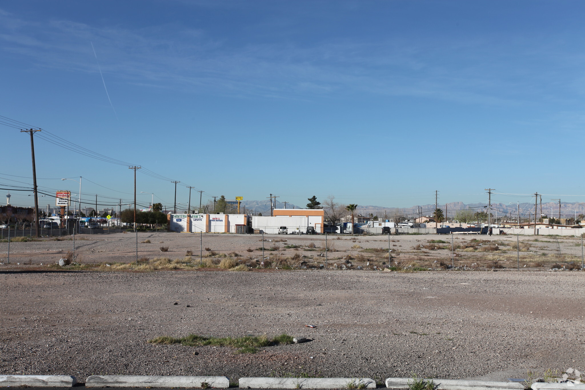 2595 N Las Vegas Blvd, North Las Vegas, NV à vendre Photo principale– Image 1 sur 8
