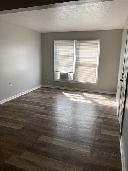 Woodstock Terrace Apartments portefeuille de 1 biens à vendre sur LoopNet.fr - Photo de l’immeuble – Image 3 sur 15