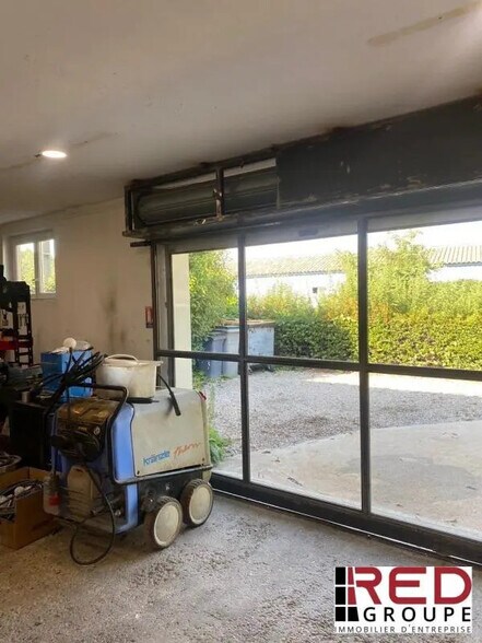 Industriel/Logistique dans Rougiers à vendre - Photo de l’immeuble – Image 1 sur 6