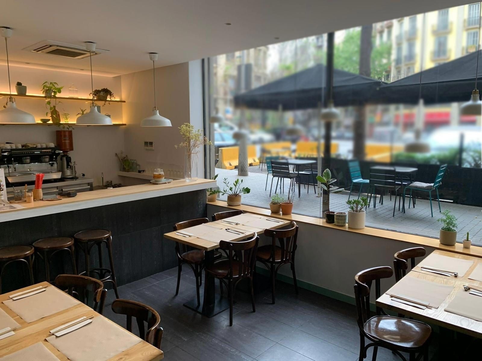 Local commercial dans Barcelone, Barcelona à louer Photo principale– Image 1 sur 2