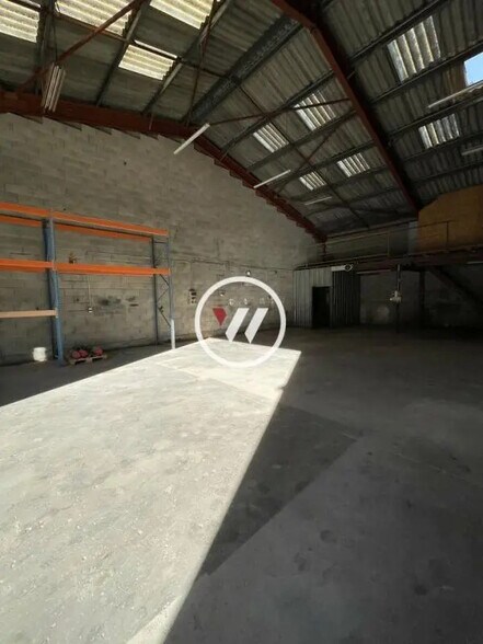 Industriel/Logistique dans Roquefort-la-Bédoule à louer - Photo intérieure – Image 3 sur 7