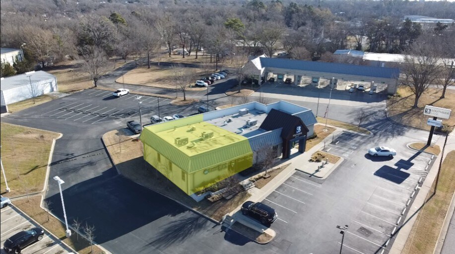 2121 W Gentry Pky, Tyler, TX à louer - Photo de l’immeuble – Image 2 sur 2