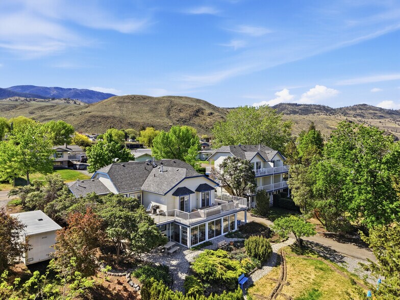 7001 Savona Access Rd, Thompson-Nicola, BC à vendre - Photo de l’immeuble – Image 1 sur 145
