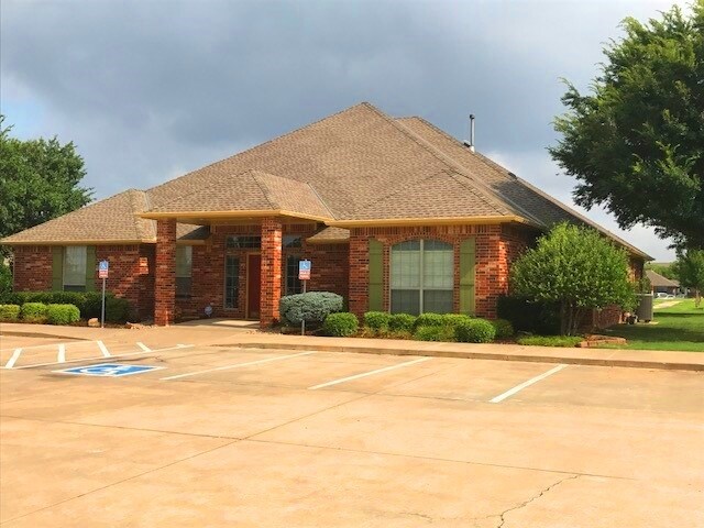 417 W 18th St, Edmond, OK à louer - Photo de l’immeuble – Image 1 sur 22