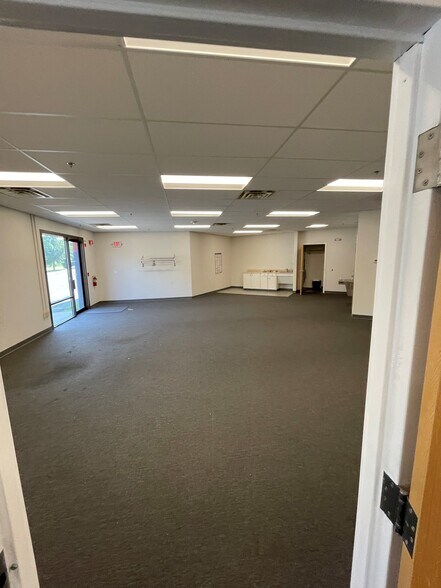 25 Kenwood Cir, Franklin, MA à louer - Photo de l’immeuble – Image 2 sur 8