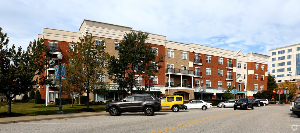 675 Town Center Dr, Newport News, VA à louer - Photo principale – Image 3 sur 7