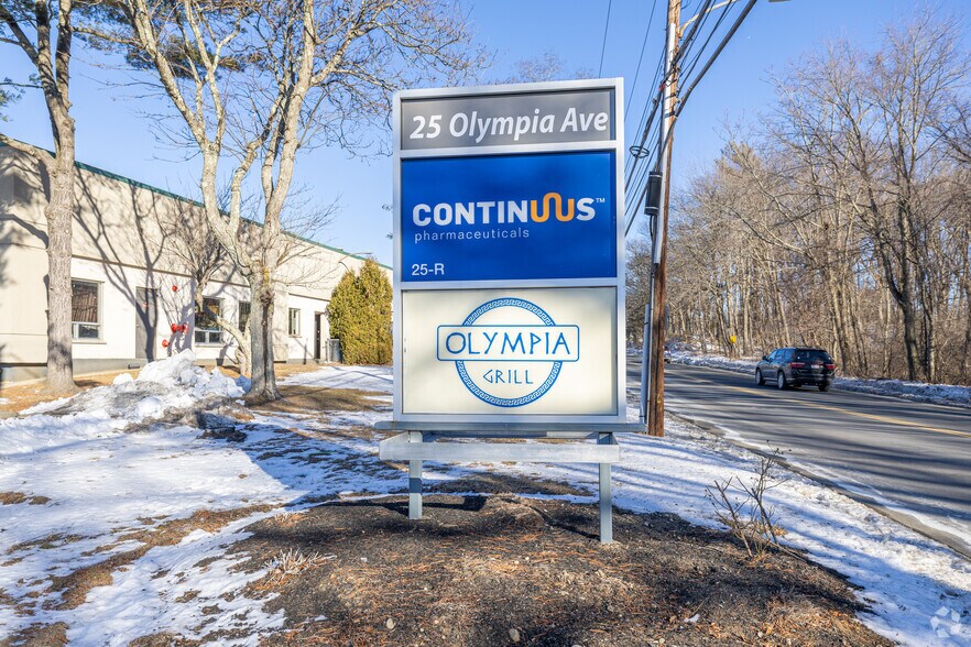 25 Olympia Ave, Woburn, MA à louer - Photo de l’immeuble – Image 1 sur 4