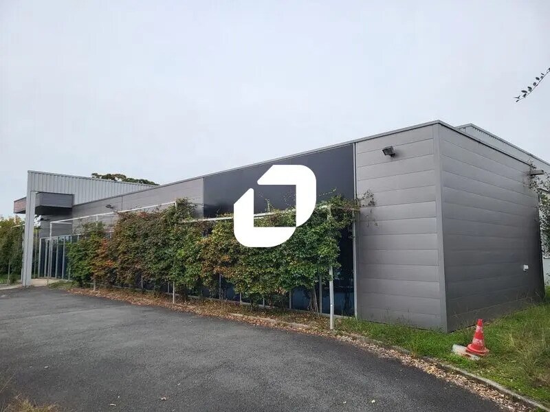 Local d'activités dans VILLENAVE-D'ORNON à vendre Photo de l’immeuble– Image 1 sur 17
