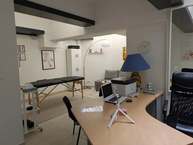 Plus de détails pour Local commercial à louer