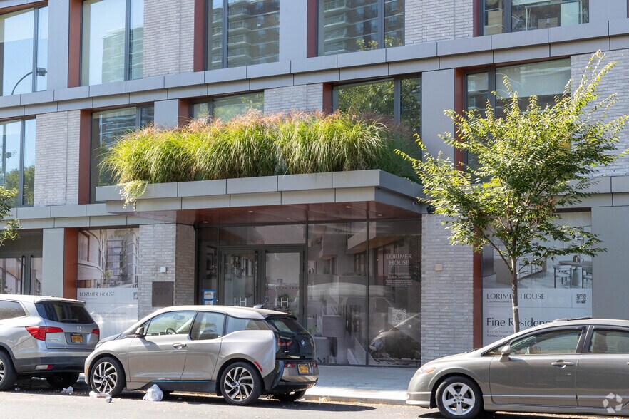 555 Broadway, Brooklyn, NY à louer - Photo de l’immeuble – Image 3 sur 17