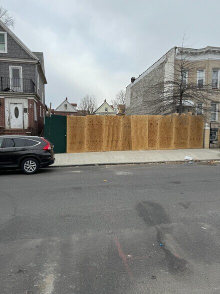 274 E 32nd St, Brooklyn, NY à vendre - Photo principale – Image 1 sur 2