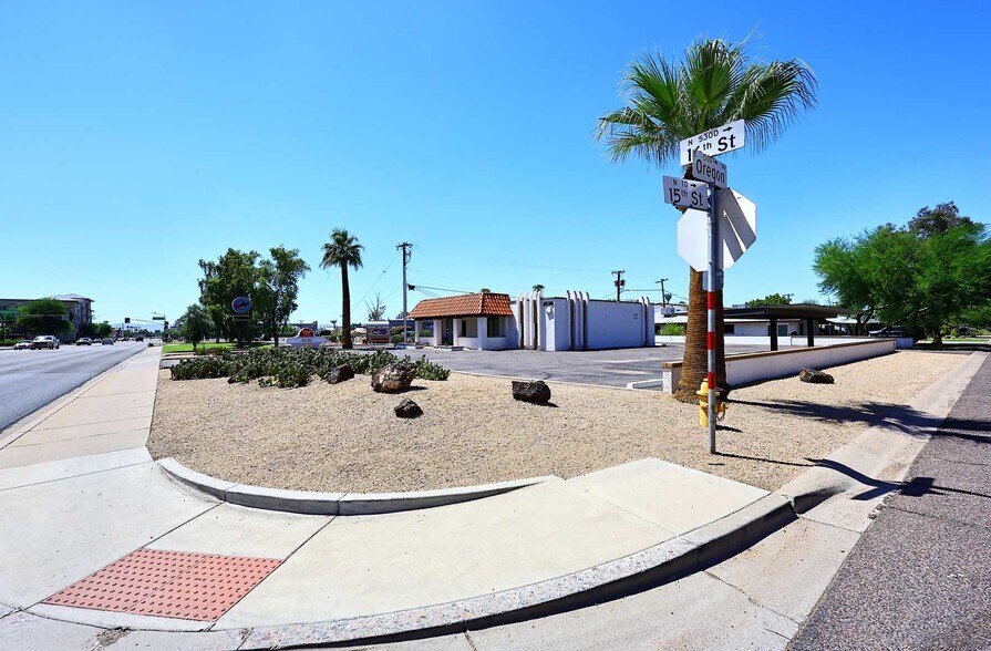 5230 N 16th St, Phoenix, AZ à vendre - Photo de l’immeuble – Image 1 sur 11