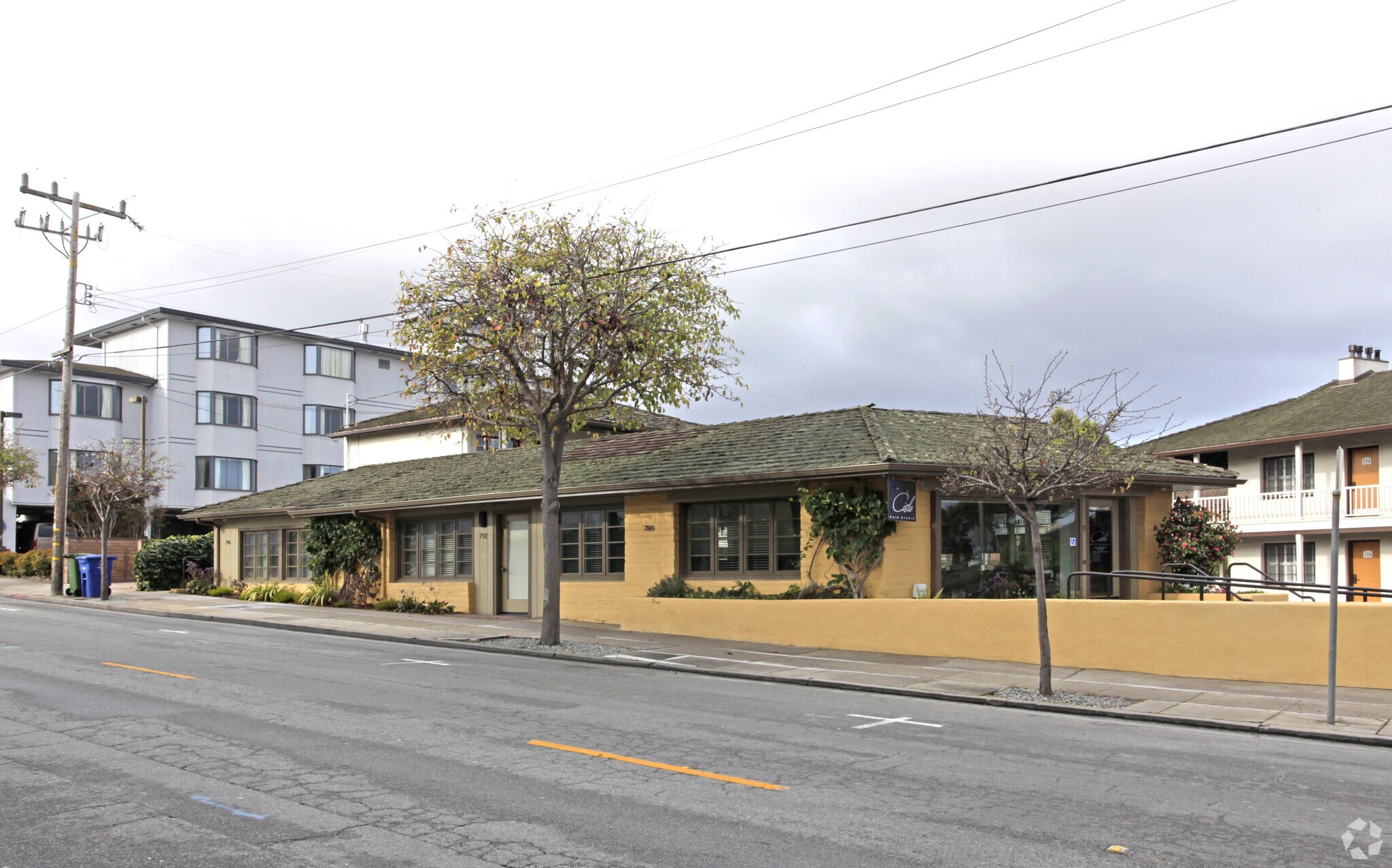 780-796 Munras Ave, Monterey, CA à louer Photo principale– Image 1 sur 3