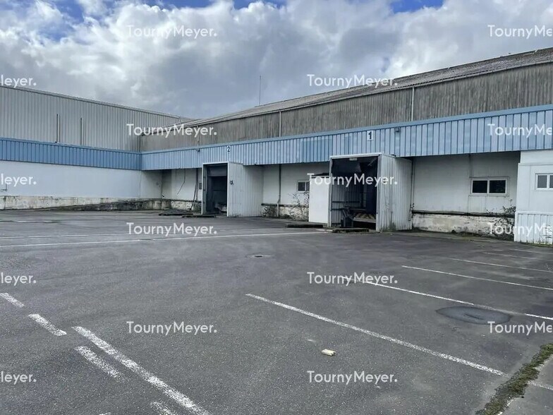 Industriel/Logistique dans Saint-Martin-des-Champs à louer - Photo de l’immeuble – Image 2 sur 4