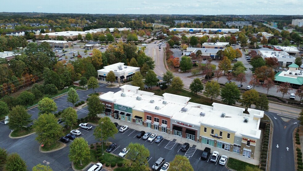 7930 Skyland Ridge Pky, Raleigh, NC à louer - Photo de l’immeuble – Image 2 sur 5