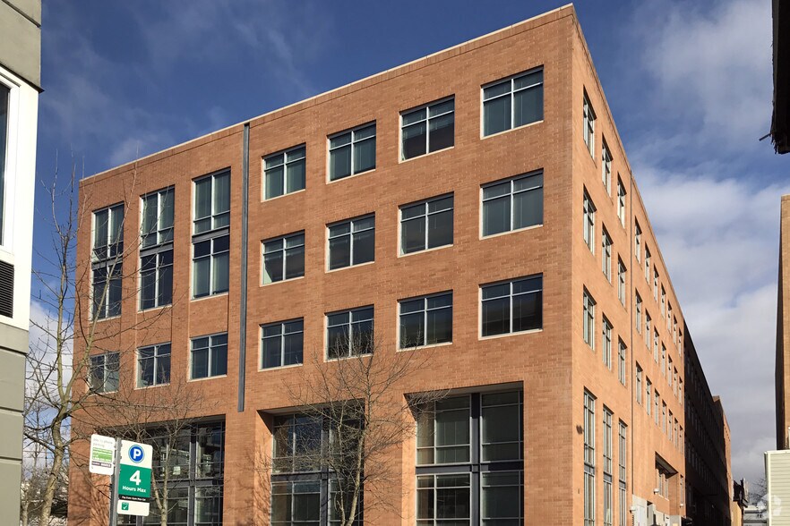 4300 Roosevelt Way NE, Seattle, WA à louer - Photo de l’immeuble – Image 3 sur 6