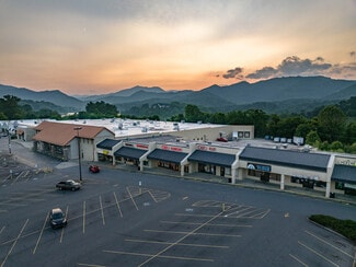 Plus de détails pour 177-297 Paragon Pky, Waynesville, NC - Local commercial à louer