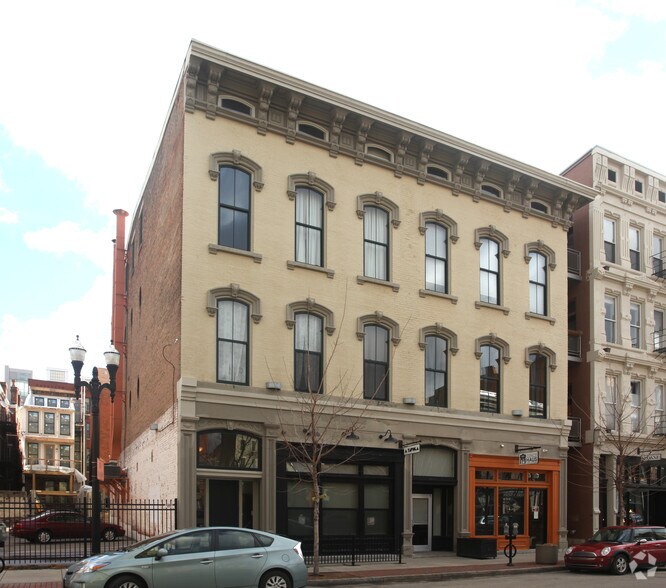 1218-1220 Vine St, Cincinnati, OH à louer - Photo de l’immeuble – Image 3 sur 9