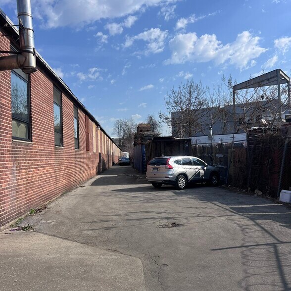 717-721 3rd Ave, Mount Vernon, NY à louer - Photo de l’immeuble – Image 3 sur 9