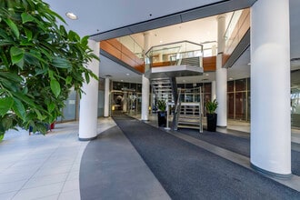 1010 Rue de Sérigny, Longueuil, QC à louer Photo intérieure– Image 1 sur 9