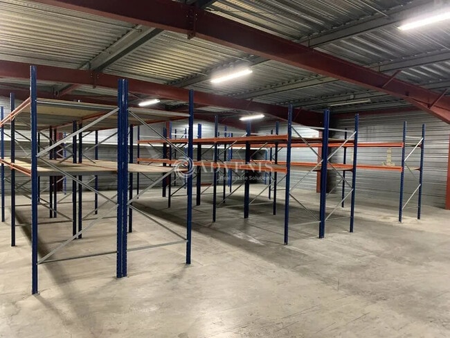 Plus de détails pour Industriel/Logistique à louer