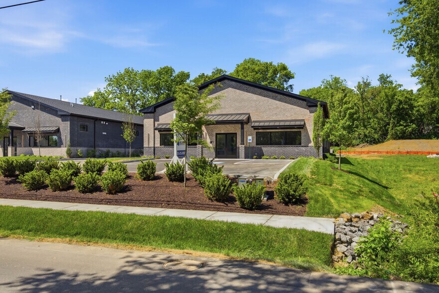 136 Shivel Dr, Hendersonville, TN à vendre - Photo de l’immeuble – Image 2 sur 10