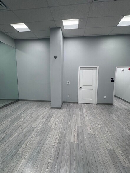 1451 2nd St, Sarasota, FL à louer - Photo intérieure – Image 2 sur 9