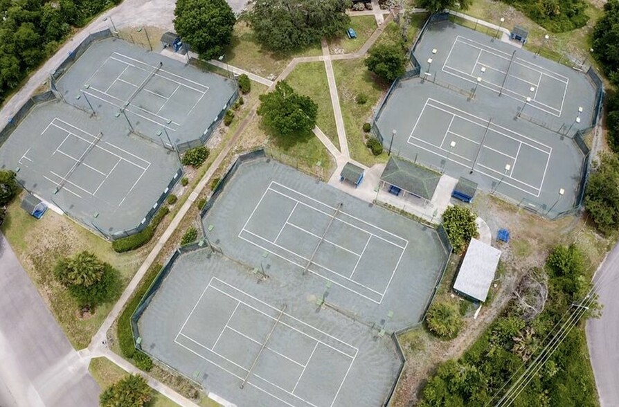 3050 Satterfield Rd, Titusville, FL à vendre - Photo de l’immeuble – Image 2 sur 24