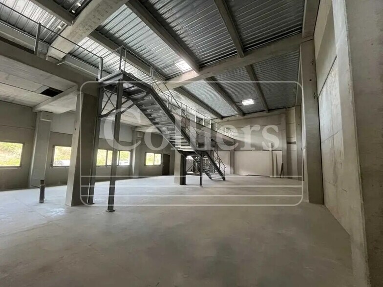 Local d’activités dans La Ciotat à louer - Photo intérieure – Image 1 sur 8