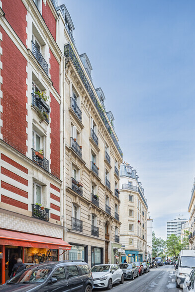 6 Rue Paul Bert, Paris à louer - Photo de l’immeuble – Image 2 sur 2