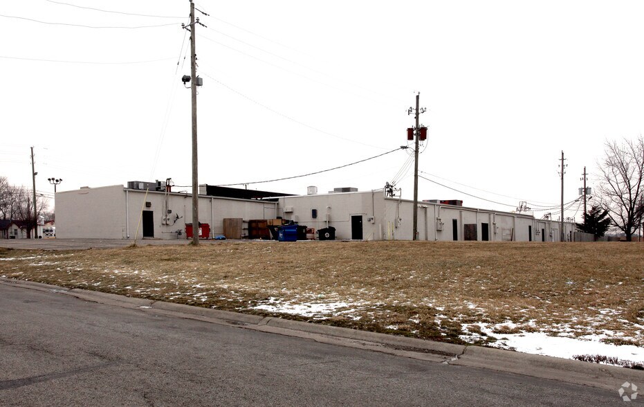 4018 N High School Rd, Indianapolis, IN à louer - Photo de l’immeuble – Image 2 sur 2