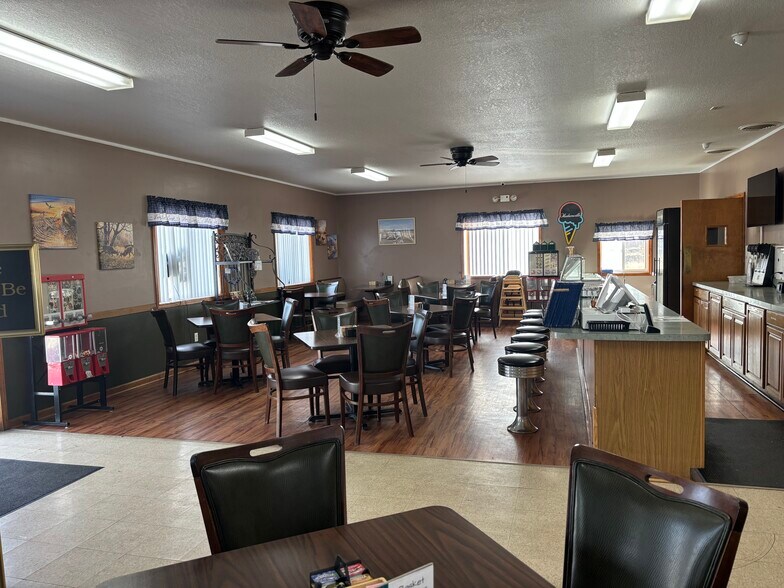 4949 Main St, Hale, MI à vendre - Photo intérieure – Image 2 sur 5